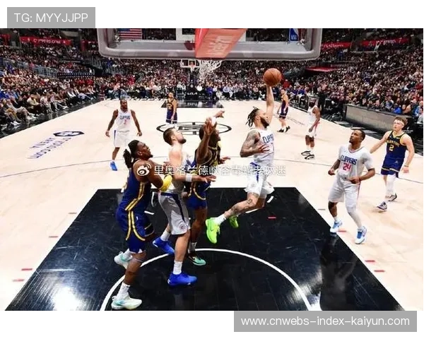 科菲侧翼突破连续造成错位